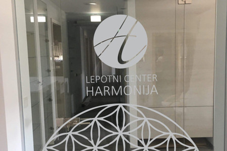 Lepotni center Harmonija: Celostna grafična podoba